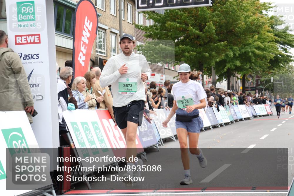 21.09.2025 - PSD Bank Halbmarathon Strokosch-Dieckow http://msf.ph/oto/8935086 21.09.2025 12:33:41 Ziel 3673, 3723 meine-sportfotos.de