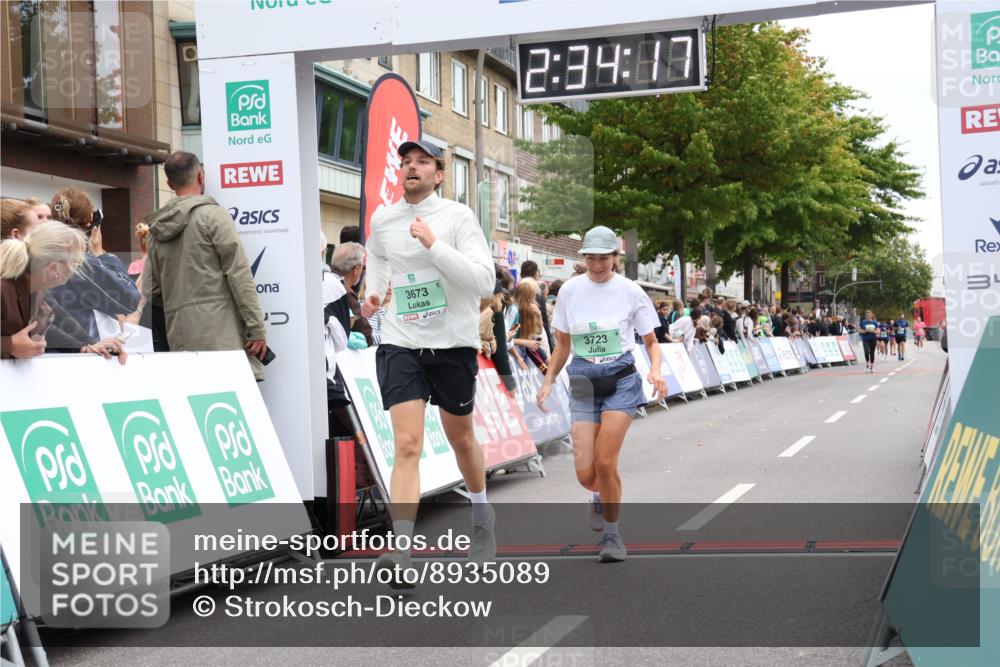 21.09.2025 - PSD Bank Halbmarathon Strokosch-Dieckow http://msf.ph/oto/8935089 21.09.2025 12:33:41 Ziel 3673, 3723 meine-sportfotos.de