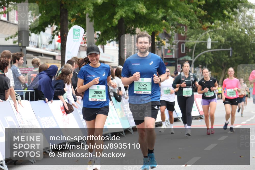 21.09.2025 - PSD Bank Halbmarathon Strokosch-Dieckow http://msf.ph/oto/8935110 21.09.2025 12:34:00 Ziel 3401, 3806, 3825 meine-sportfotos.de