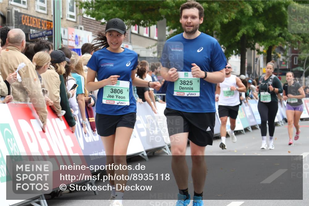 21.09.2025 - PSD Bank Halbmarathon Strokosch-Dieckow http://msf.ph/oto/8935118 21.09.2025 12:34:03 Ziel 2735, 3401, 3806, 3825 meine-sportfotos.de