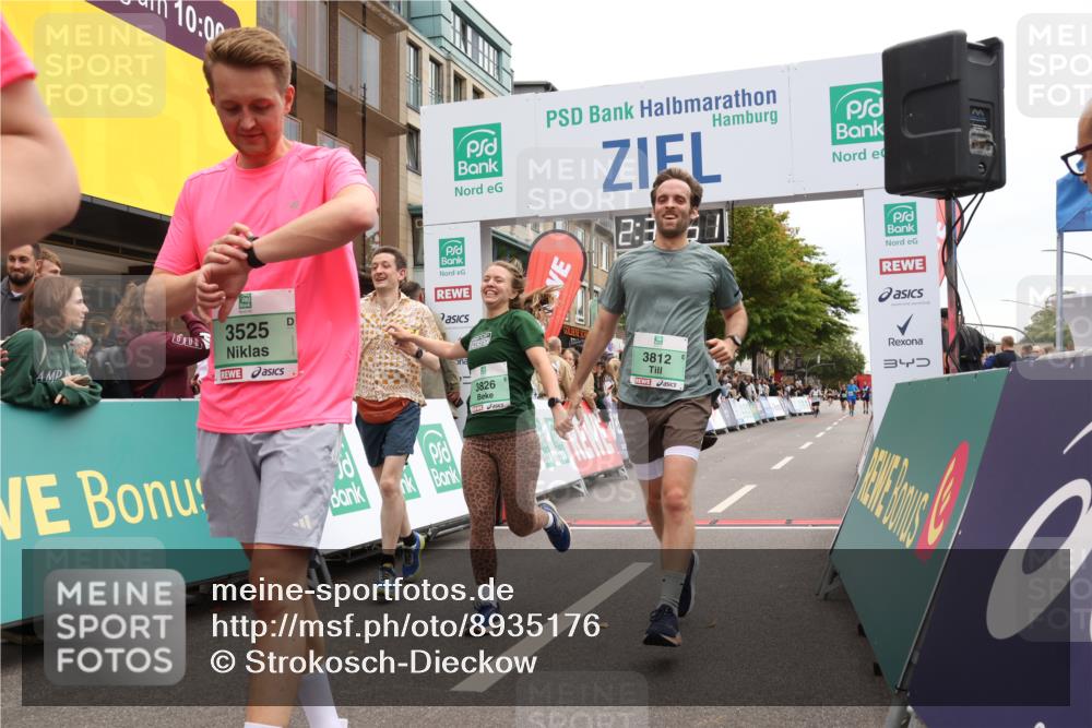 21.09.2025 - PSD Bank Halbmarathon Strokosch-Dieckow http://msf.ph/oto/8935176 21.09.2025 12:34:15 Ziel 1650, 3509, 3525, 3693, 3697, 3812, 3826, 3862 meine-sportfotos.de