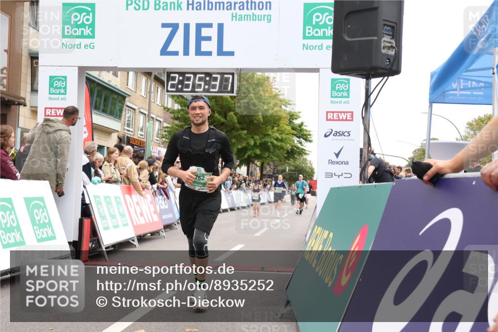 21.09.2025 - PSD Bank Halbmarathon Strokosch-Dieckow http://msf.ph/oto/8935252 21.09.2025 12:35:01 Ziel 1417, 1762, 3216, 3675 meine-sportfotos.de
