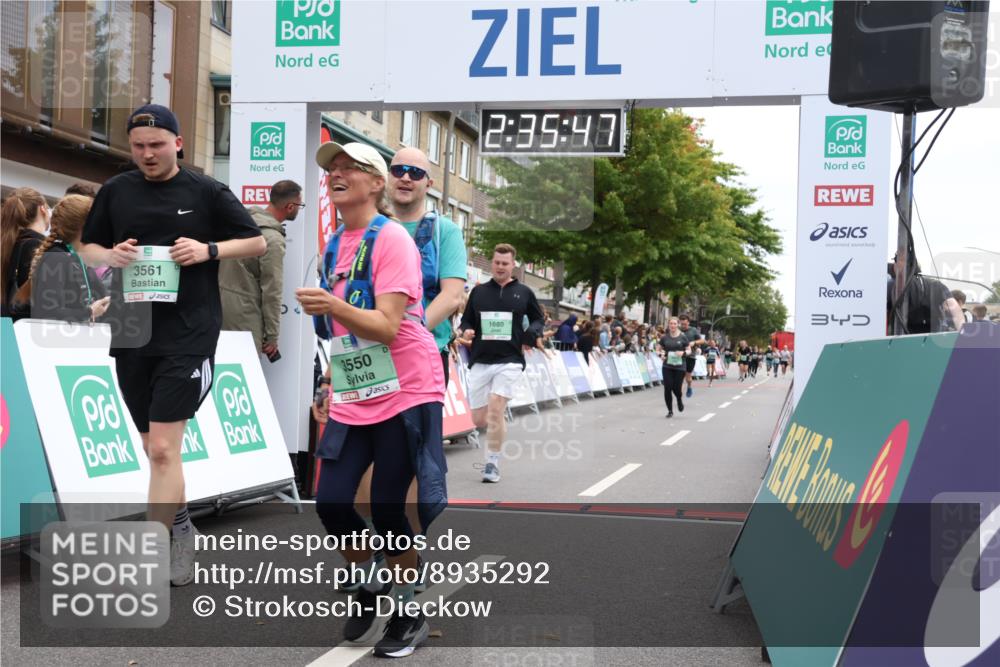21.09.2025 - PSD Bank Halbmarathon Strokosch-Dieckow http://msf.ph/oto/8935292 21.09.2025 12:35:11 Ziel 1108, 1680, 3167, 3550, 3561, 3802, 3811 meine-sportfotos.de