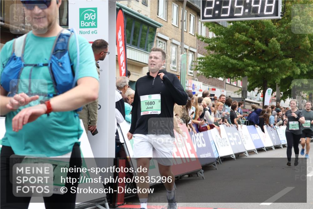 21.09.2025 - PSD Bank Halbmarathon Strokosch-Dieckow http://msf.ph/oto/8935296 21.09.2025 12:35:12 Ziel 1108, 1680, 3167, 3550, 3561, 3802, 3811 meine-sportfotos.de