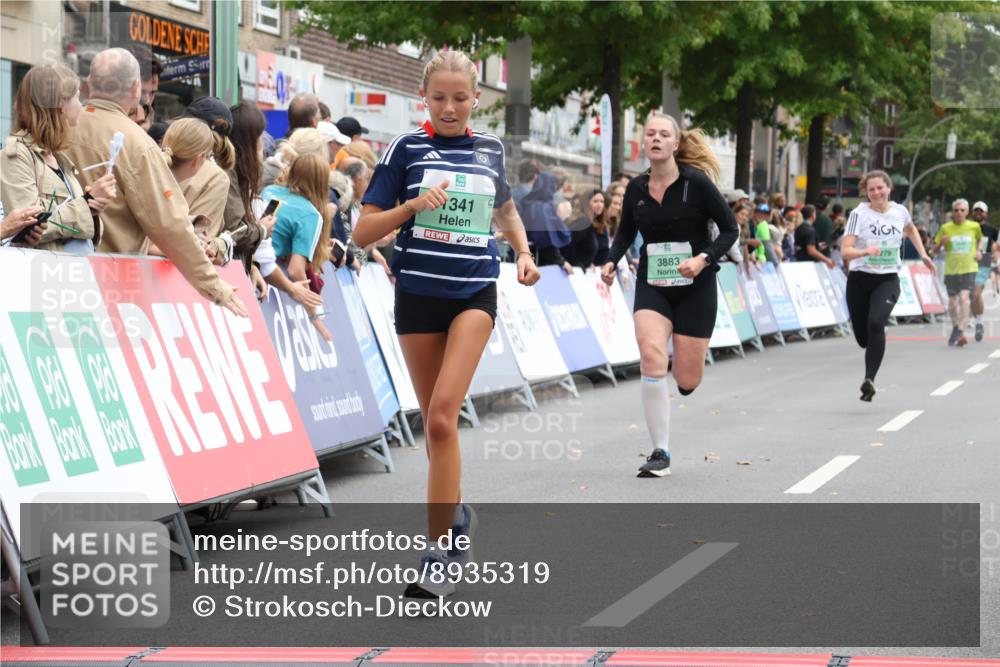 21.09.2025 - PSD Bank Halbmarathon Strokosch-Dieckow http://msf.ph/oto/8935319 21.09.2025 12:35:22 Ziel 1279, 1341, 3387, 3811, 3883 meine-sportfotos.de