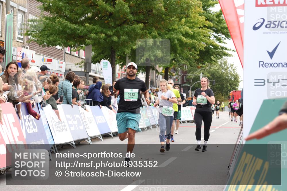 21.09.2025 - PSD Bank Halbmarathon Strokosch-Dieckow http://msf.ph/oto/8935352 21.09.2025 12:35:30 Ziel 1278, 1279, 3322, 3442, 3508, 3883 meine-sportfotos.de