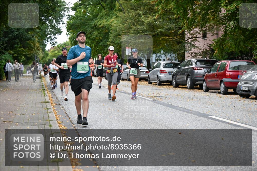 21.09.2025 - PSD Bank Halbmarathon Dr. Thomas Lammeyer http://msf.ph/oto/8935366 21.09.2025 10:58:26 Laufen 3561, 1030, 3762, 4915 meine-sportfotos.de