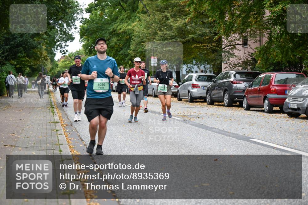 21.09.2025 - PSD Bank Halbmarathon Dr. Thomas Lammeyer http://msf.ph/oto/8935369 21.09.2025 10:58:26 Laufen 3561, 1030, 3762, 4915 meine-sportfotos.de