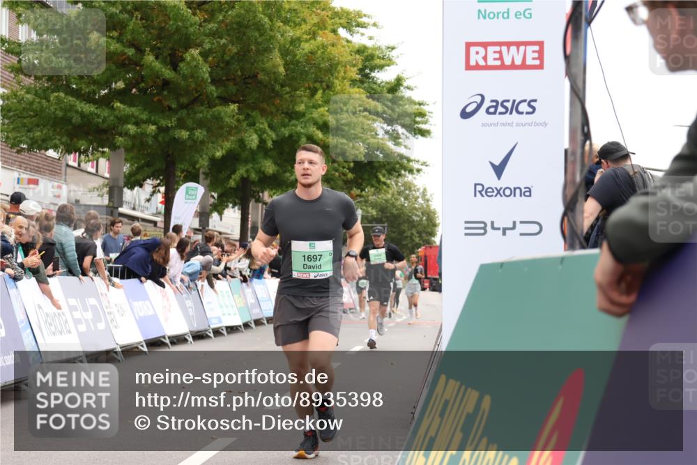 21.09.2025 - PSD Bank Halbmarathon Strokosch-Dieckow http://msf.ph/oto/8935398 21.09.2025 12:35:43 Ziel 1697, 2524, 2647, 3788 meine-sportfotos.de