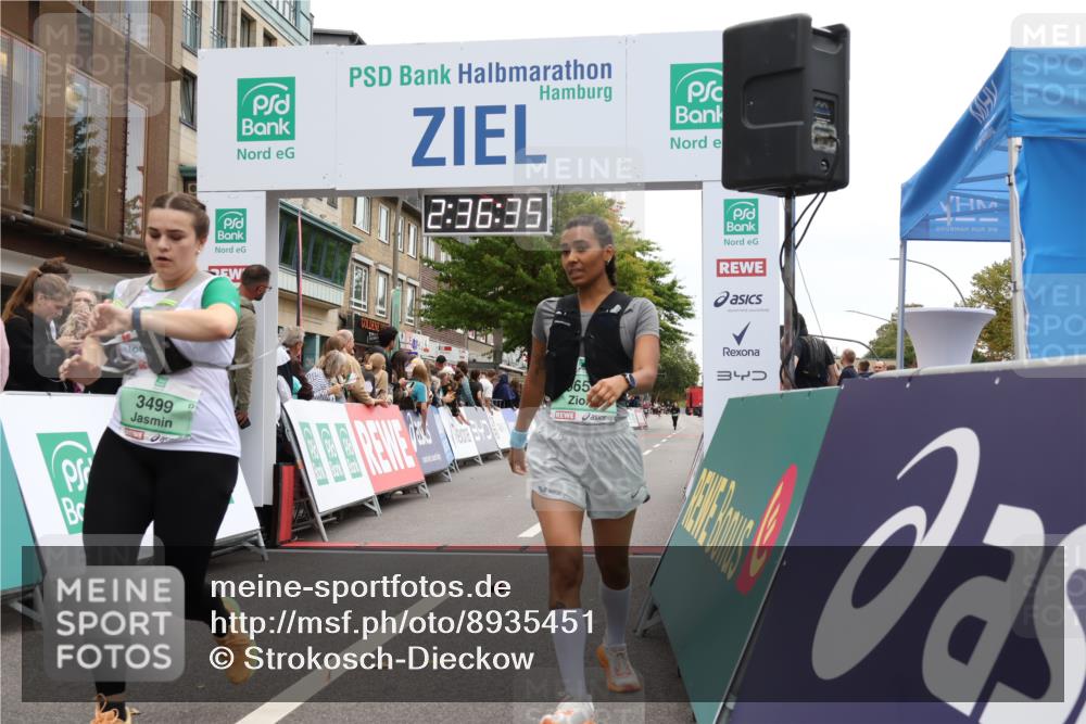 21.09.2025 - PSD Bank Halbmarathon Strokosch-Dieckow http://msf.ph/oto/8935451 21.09.2025 12:35:59 Ziel 3499, 3502, 3650, 3664 meine-sportfotos.de