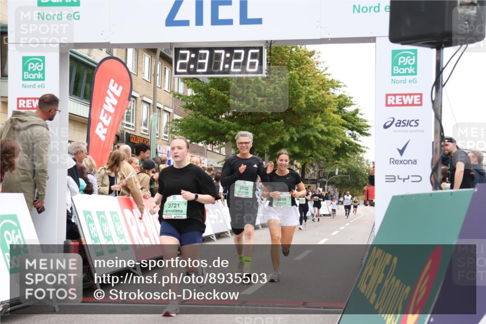 21.09.2025 - PSD Bank Halbmarathon Strokosch-Dieckow http://msf.ph/oto/8935503 21.09.2025 12:36:50 Ziel 2802, 2807, 3656, 3721, 3772 meine-sportfotos.de