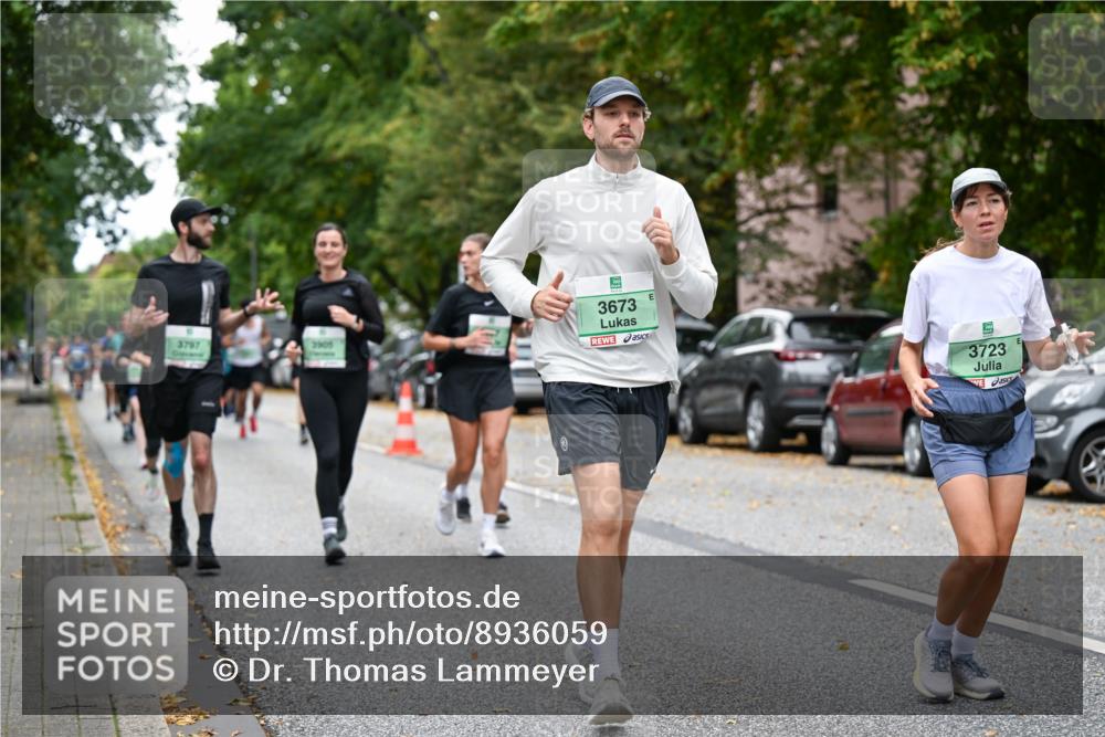 21.09.2025 - PSD Bank Halbmarathon Dr. Thomas Lammeyer http://msf.ph/oto/8936059 21.09.2025 11:00:42 Laufen 3797, 3905, 3673, 3723 meine-sportfotos.de
