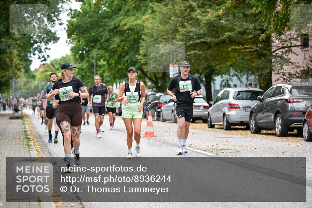 21.09.2025 - PSD Bank Halbmarathon Dr. Thomas Lammeyer http://msf.ph/oto/8936244 21.09.2025 11:01:23 Laufen 3658, 3317, 3404 meine-sportfotos.de
