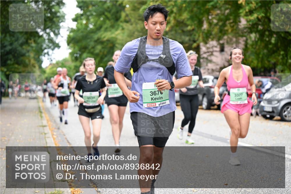 21.09.2025 - PSD Bank Halbmarathon Dr. Thomas Lammeyer http://msf.ph/oto/8936842 21.09.2025 11:03:41 Laufen 3537, 1300, 3670, 3377 meine-sportfotos.de