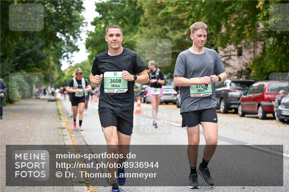 21.09.2025 - PSD Bank Halbmarathon Dr. Thomas Lammeyer http://msf.ph/oto/8936944 21.09.2025 11:04:00 Laufen 3608, 3707 meine-sportfotos.de