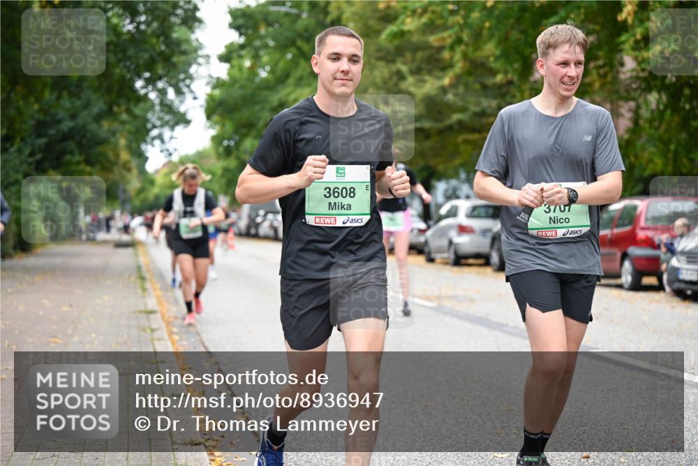 21.09.2025 - PSD Bank Halbmarathon Dr. Thomas Lammeyer http://msf.ph/oto/8936947 21.09.2025 11:04:00 Laufen 3608, 3707 meine-sportfotos.de