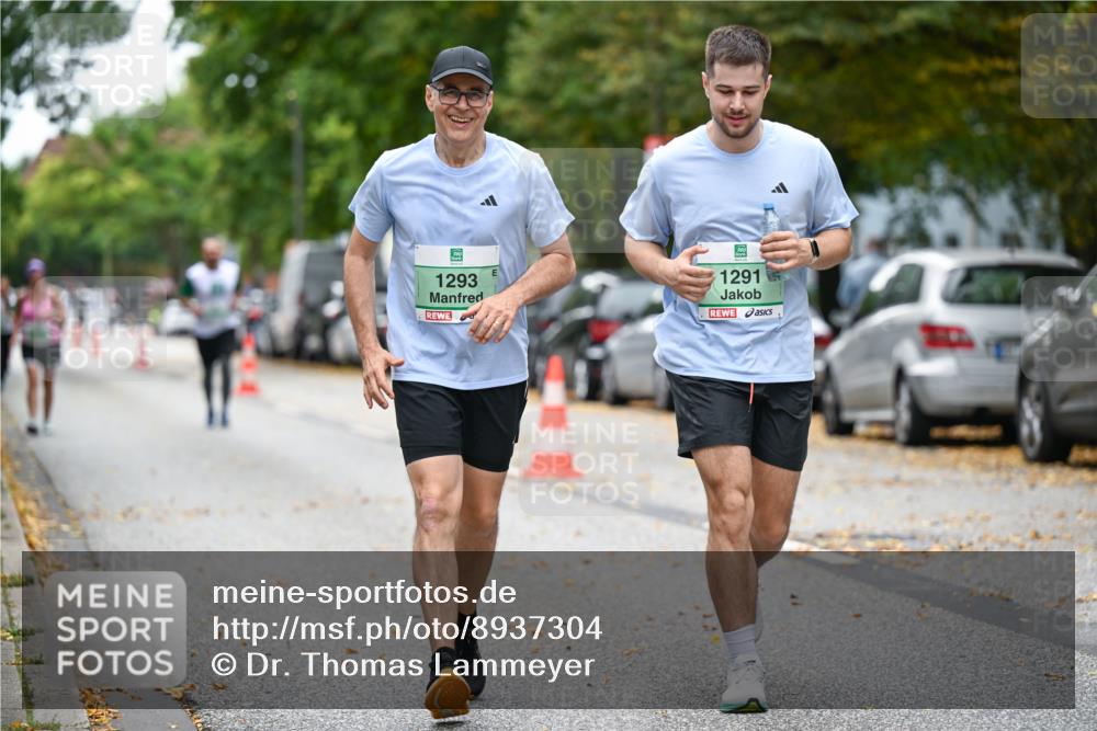 21.09.2025 - PSD Bank Halbmarathon Dr. Thomas Lammeyer http://msf.ph/oto/8937304 21.09.2025 11:05:59 Laufen 1293, 1291 meine-sportfotos.de