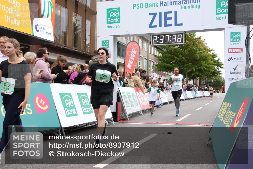 21.09.2025 - PSD Bank Halbmarathon Strokosch-Dieckow http://msf.ph/oto/8937912 21.09.2025 12:37:02 Ziel 3035, 3125, 4012 meine-sportfotos.de