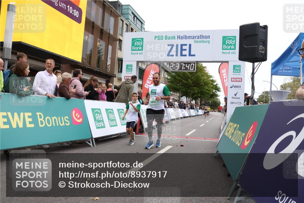 21.09.2025 - PSD Bank Halbmarathon Strokosch-Dieckow http://msf.ph/oto/8937917 21.09.2025 12:37:04 Ziel 3035, 3125, 4012 meine-sportfotos.de