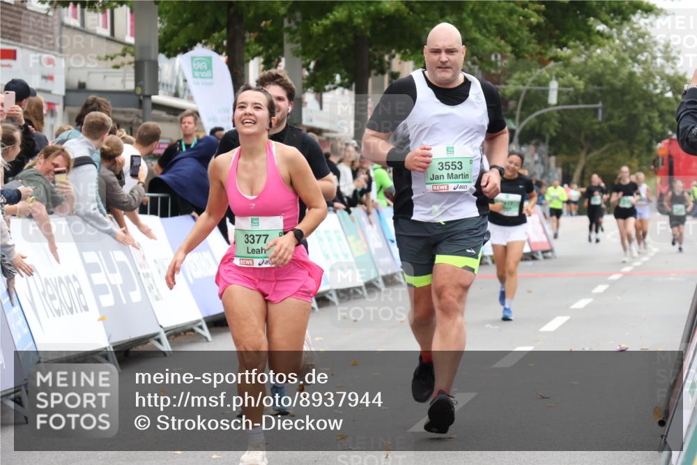 21.09.2025 - PSD Bank Halbmarathon Strokosch-Dieckow http://msf.ph/oto/8937944 21.09.2025 12:37:55 Ziel 3377, 3398, 3405, 3553, 3832 meine-sportfotos.de