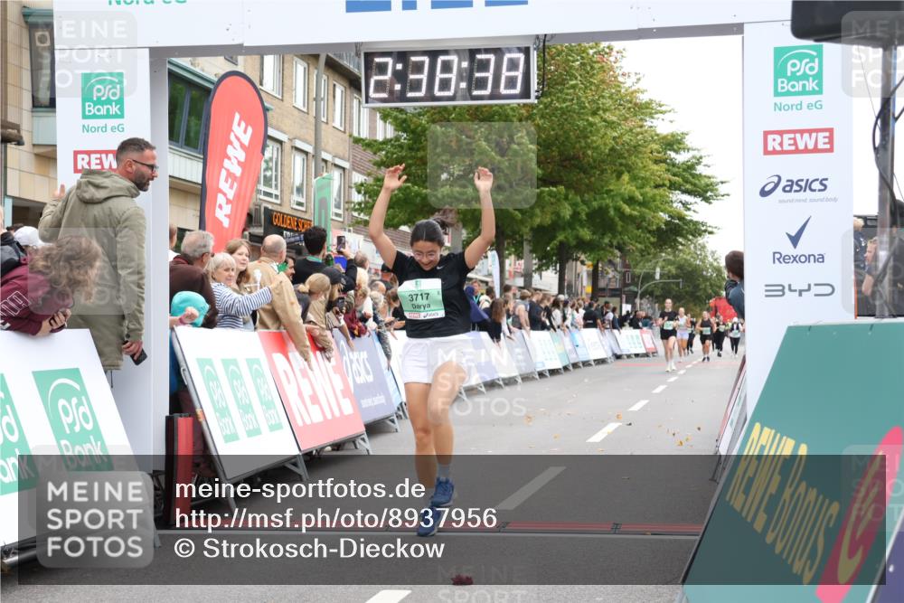 21.09.2025 - PSD Bank Halbmarathon Strokosch-Dieckow http://msf.ph/oto/8937956 21.09.2025 12:38:02 Ziel 3377, 3405, 3553, 3717 meine-sportfotos.de