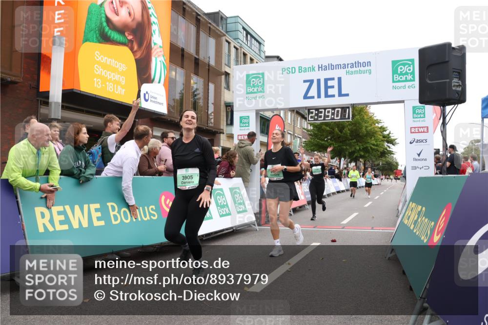 21.09.2025 - PSD Bank Halbmarathon Strokosch-Dieckow http://msf.ph/oto/8937979 21.09.2025 12:38:25 Ziel 1156, 3211, 3212, 3487, 3543, 3703, 3799, 3818, 3905 meine-sportfotos.de
