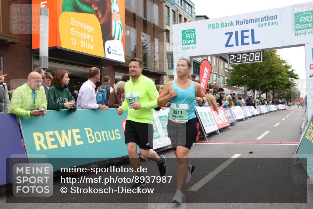 21.09.2025 - PSD Bank Halbmarathon Strokosch-Dieckow http://msf.ph/oto/8937987 21.09.2025 12:38:32 Ziel 1156, 3211, 3212 meine-sportfotos.de
