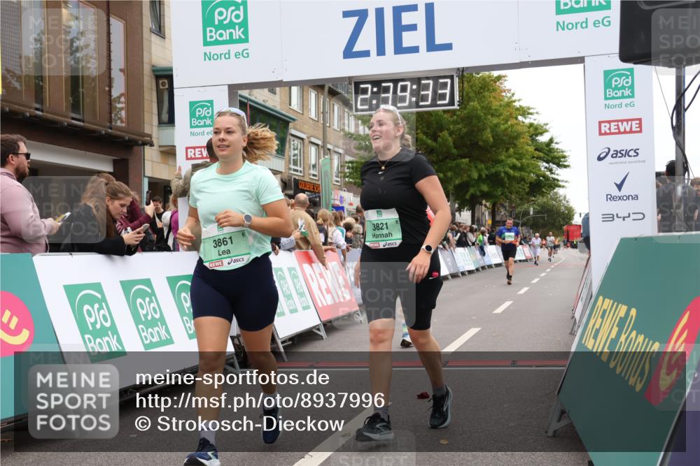 21.09.2025 - PSD Bank Halbmarathon Strokosch-Dieckow http://msf.ph/oto/8937996 21.09.2025 12:38:57 Ziel 3158, 3821, 3861 meine-sportfotos.de