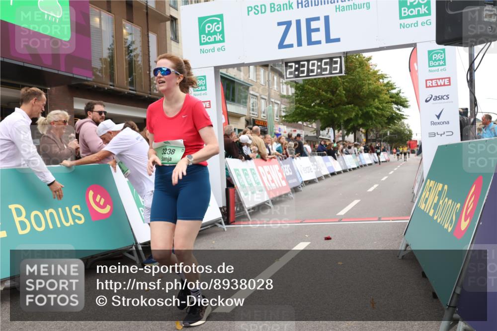 21.09.2025 - PSD Bank Halbmarathon Strokosch-Dieckow http://msf.ph/oto/8938028 21.09.2025 12:39:17 Ziel 3238, 3280 meine-sportfotos.de