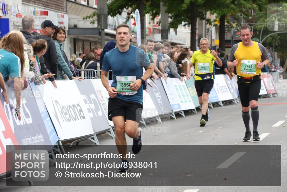 21.09.2025 - PSD Bank Halbmarathon Strokosch-Dieckow http://msf.ph/oto/8938041 21.09.2025 12:39:33 Ziel 2765, 3566, 3797 meine-sportfotos.de