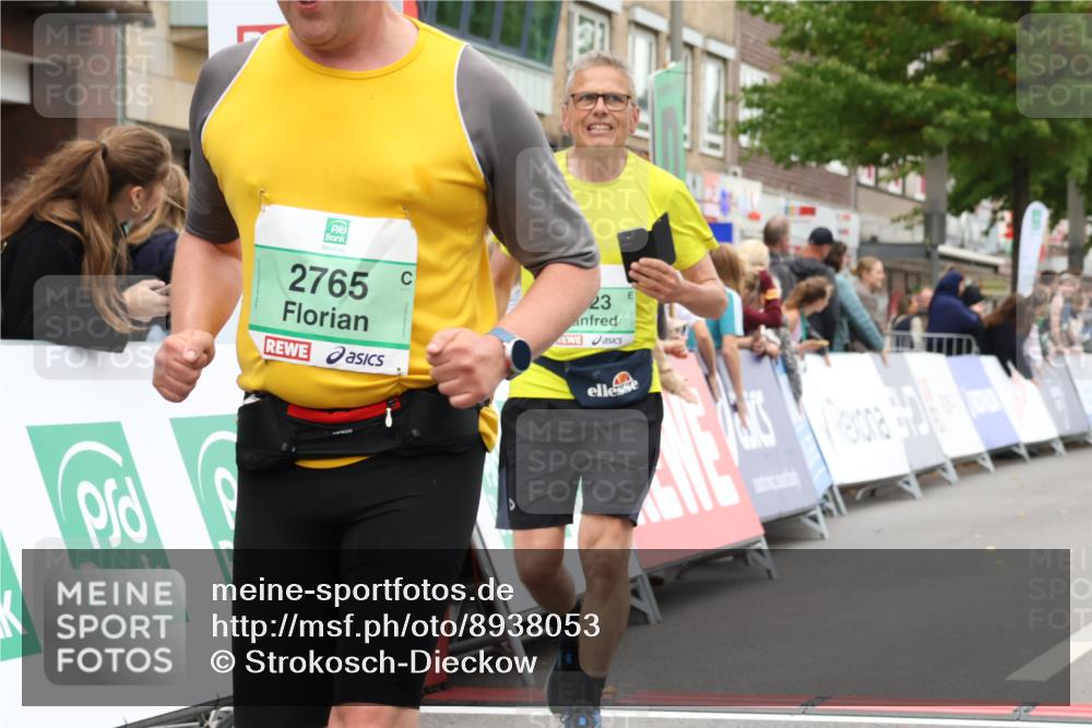 21.09.2025 - PSD Bank Halbmarathon Strokosch-Dieckow http://msf.ph/oto/8938053 21.09.2025 12:39:40 Ziel 2709, 2765, 3566, 3623 meine-sportfotos.de