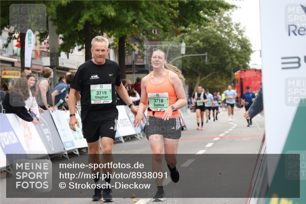 21.09.2025 - PSD Bank Halbmarathon Strokosch-Dieckow http://msf.ph/oto/8938091 21.09.2025 12:40:52 Ziel 1683, 1684, 3718, 3719 meine-sportfotos.de