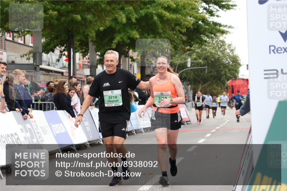 21.09.2025 - PSD Bank Halbmarathon Strokosch-Dieckow http://msf.ph/oto/8938092 21.09.2025 12:40:53 Ziel 1683, 1684, 3718, 3719 meine-sportfotos.de