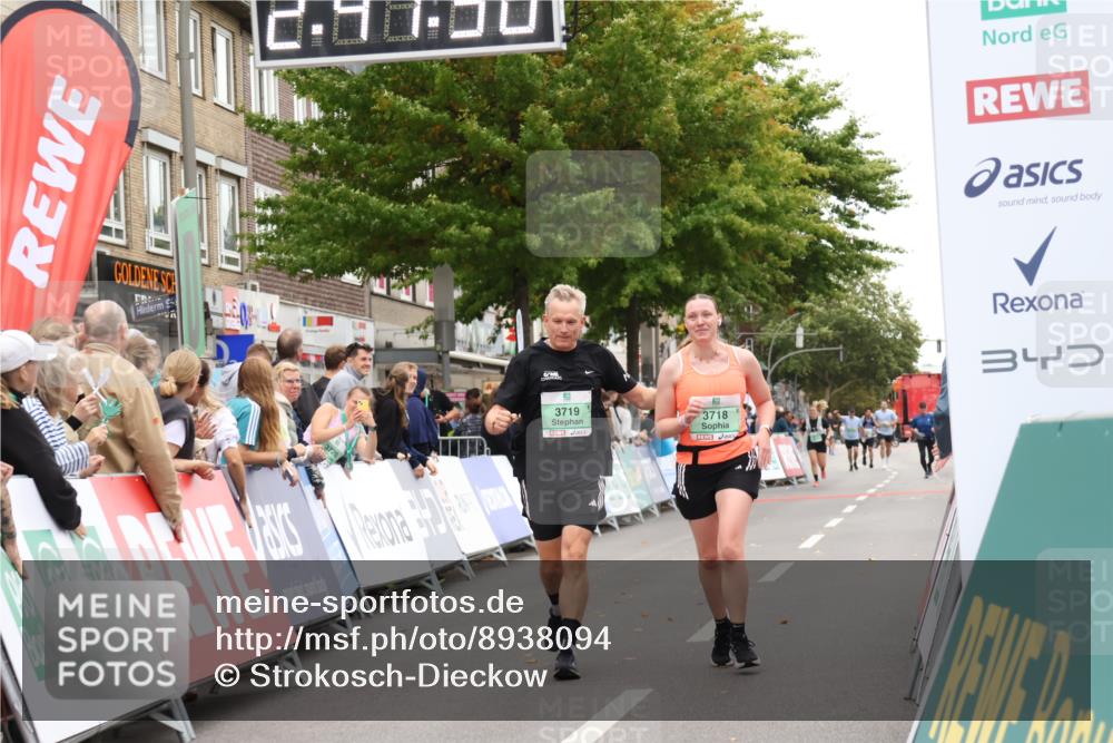 21.09.2025 - PSD Bank Halbmarathon Strokosch-Dieckow http://msf.ph/oto/8938094 21.09.2025 12:40:54 Ziel 1683, 1684, 3718, 3719 meine-sportfotos.de