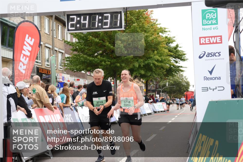 21.09.2025 - PSD Bank Halbmarathon Strokosch-Dieckow http://msf.ph/oto/8938096 21.09.2025 12:40:55 Ziel 1683, 1684, 3718, 3719 meine-sportfotos.de