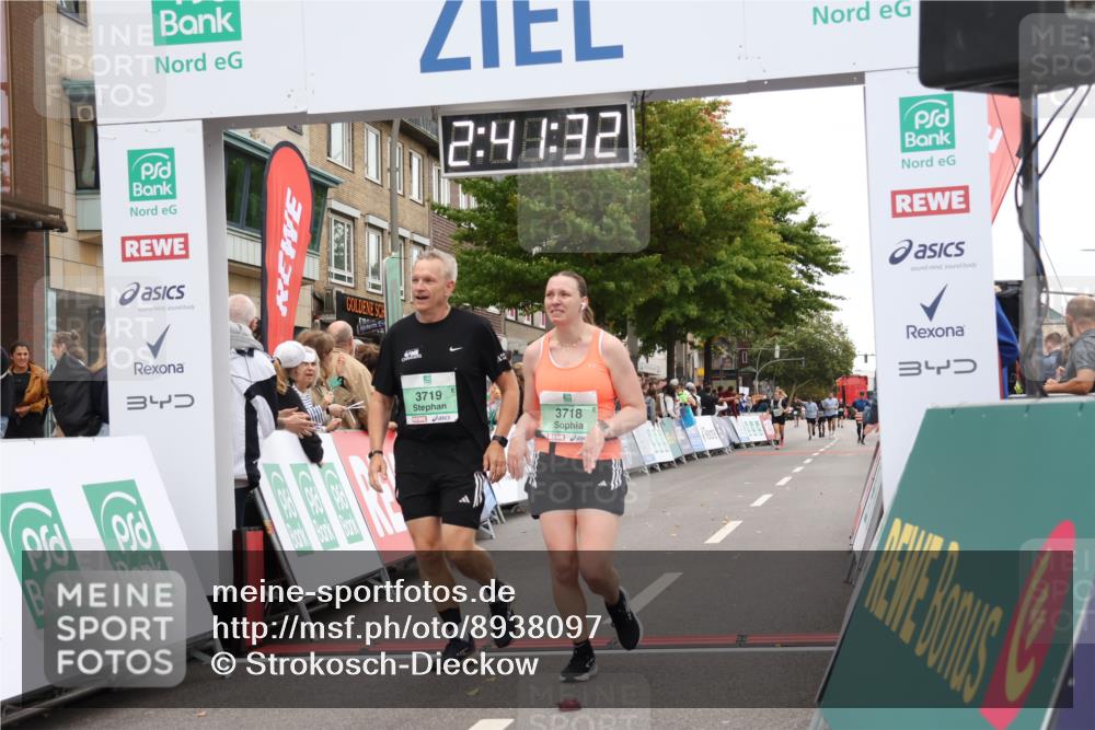 21.09.2025 - PSD Bank Halbmarathon Strokosch-Dieckow http://msf.ph/oto/8938097 21.09.2025 12:40:56 Ziel 1683, 1684, 3718, 3719 meine-sportfotos.de