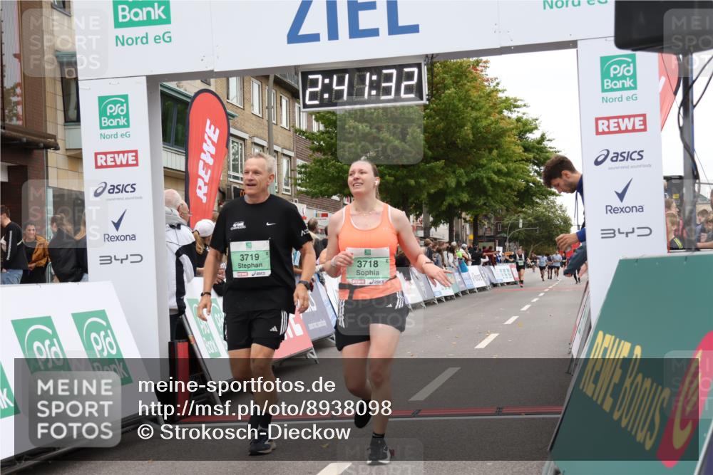 21.09.2025 - PSD Bank Halbmarathon Strokosch-Dieckow http://msf.ph/oto/8938098 21.09.2025 12:40:56 Ziel 1683, 1684, 3718, 3719 meine-sportfotos.de