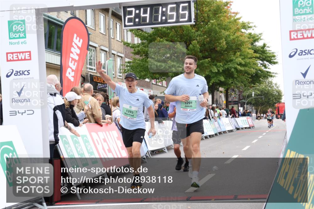 21.09.2025 - PSD Bank Halbmarathon Strokosch-Dieckow http://msf.ph/oto/8938118 21.09.2025 12:41:19 Ziel 1291, 1293, 3459, 3676 meine-sportfotos.de