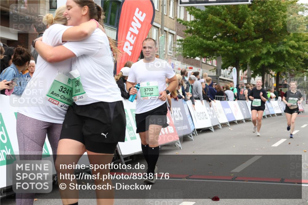 21.09.2025 - PSD Bank Halbmarathon Strokosch-Dieckow http://msf.ph/oto/8938176 21.09.2025 12:42:41 Ziel 1300, 3241, 3381, 3495, 3537, 3702 meine-sportfotos.de
