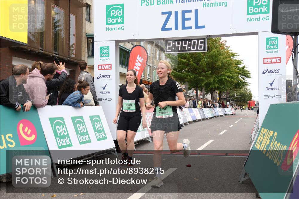 21.09.2025 - PSD Bank Halbmarathon Strokosch-Dieckow http://msf.ph/oto/8938215 21.09.2025 12:43:30 Ziel 1155, 3569, 3750 meine-sportfotos.de