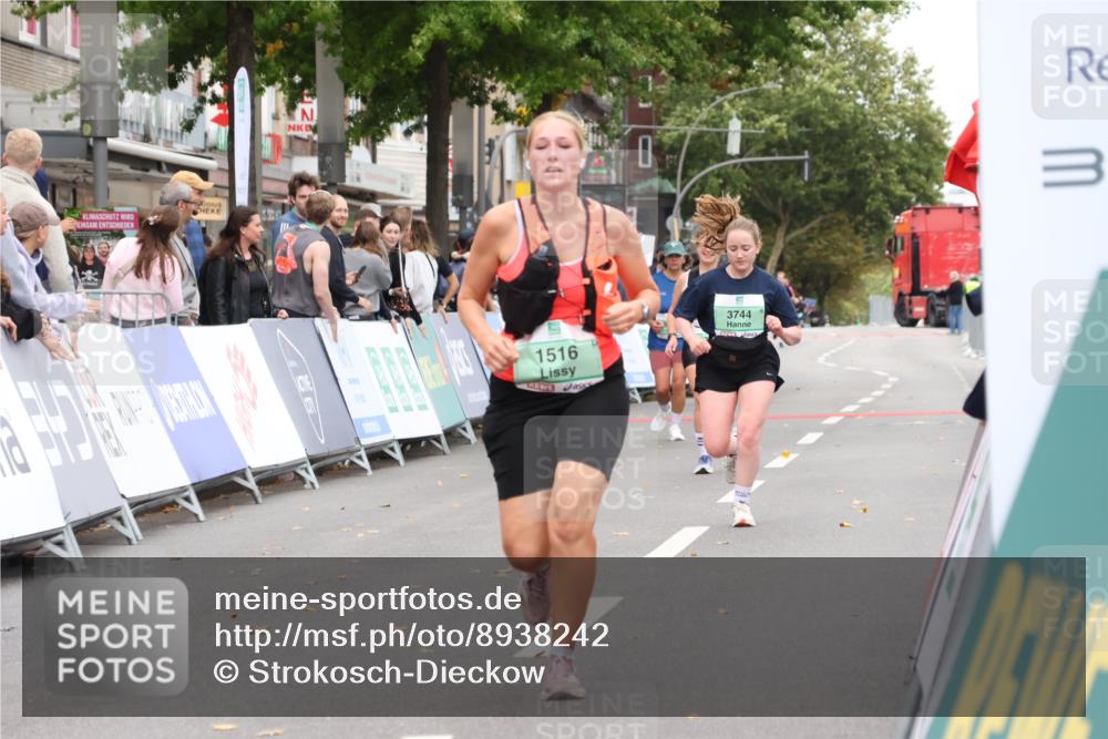 21.09.2025 - PSD Bank Halbmarathon Strokosch-Dieckow http://msf.ph/oto/8938242 21.09.2025 12:44:25 Ziel 1516, 3714, 3744 meine-sportfotos.de