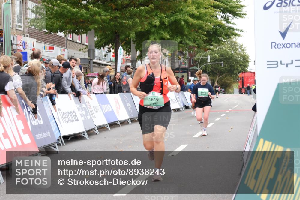 21.09.2025 - PSD Bank Halbmarathon Strokosch-Dieckow http://msf.ph/oto/8938243 21.09.2025 12:44:25 Ziel 1516, 3714, 3744 meine-sportfotos.de