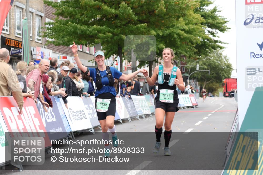 21.09.2025 - PSD Bank Halbmarathon Strokosch-Dieckow http://msf.ph/oto/8938333 21.09.2025 12:47:18 Ziel 3420, 3421 meine-sportfotos.de