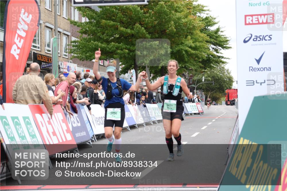 21.09.2025 - PSD Bank Halbmarathon Strokosch-Dieckow http://msf.ph/oto/8938334 21.09.2025 12:47:18 Ziel 3420, 3421 meine-sportfotos.de