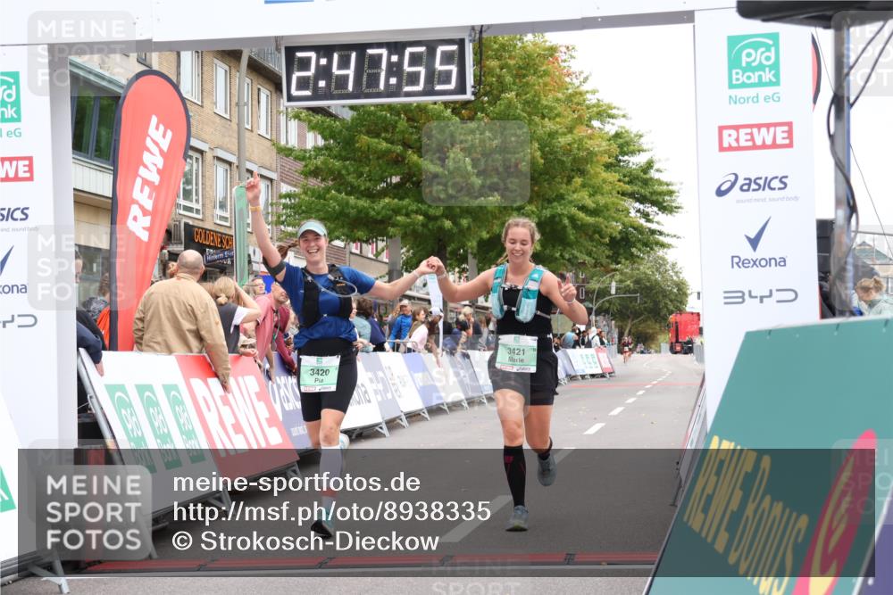 21.09.2025 - PSD Bank Halbmarathon Strokosch-Dieckow http://msf.ph/oto/8938335 21.09.2025 12:47:19 Ziel 3420, 3421 meine-sportfotos.de