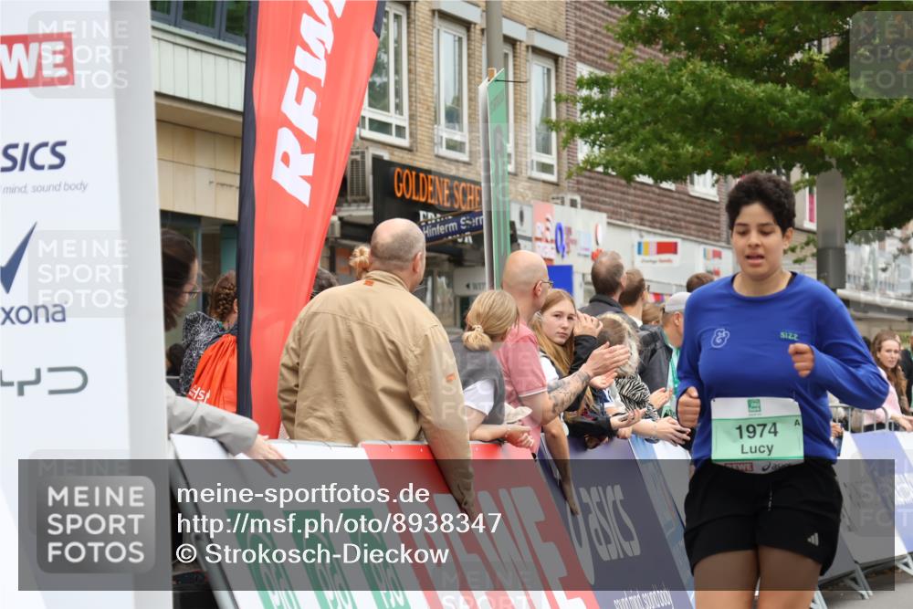 21.09.2025 - PSD Bank Halbmarathon Strokosch-Dieckow http://msf.ph/oto/8938347 21.09.2025 12:48:02 Ziel 1974, 3579 meine-sportfotos.de