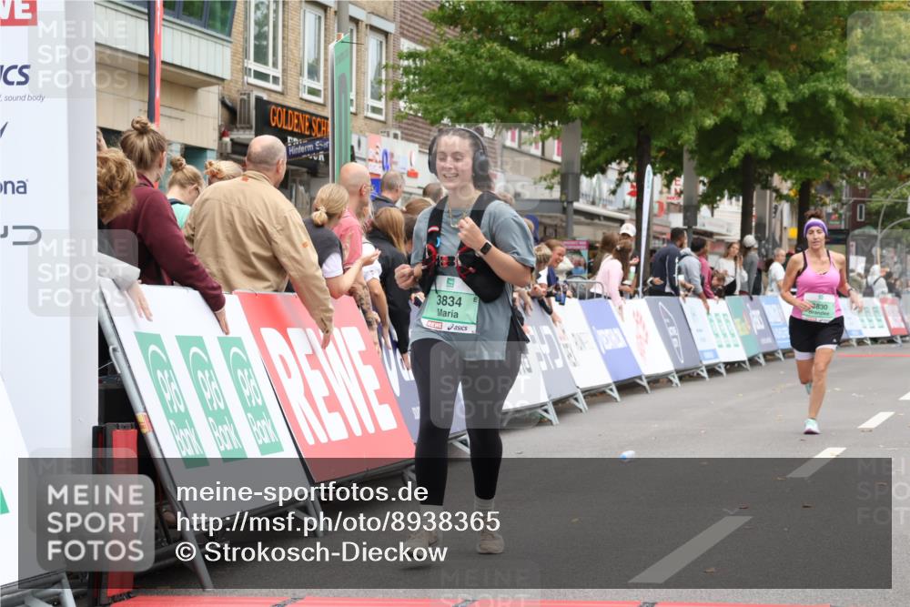 21.09.2025 - PSD Bank Halbmarathon Strokosch-Dieckow http://msf.ph/oto/8938365 21.09.2025 12:48:48 Ziel 3830, 3834 meine-sportfotos.de
