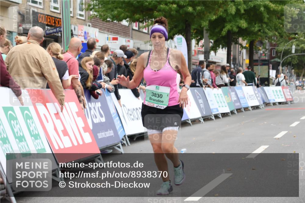 21.09.2025 - PSD Bank Halbmarathon Strokosch-Dieckow http://msf.ph/oto/8938370 21.09.2025 12:48:51 Ziel 3830, 3834 meine-sportfotos.de