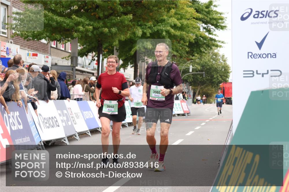 21.09.2025 - PSD Bank Halbmarathon Strokosch-Dieckow http://msf.ph/oto/8938416 21.09.2025 12:49:59 Ziel 3303, 3985, 3992, 4060 meine-sportfotos.de