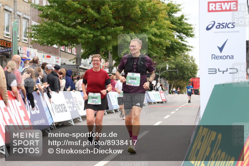 21.09.2025 - PSD Bank Halbmarathon Strokosch-Dieckow http://msf.ph/oto/8938417 21.09.2025 12:50:00 Ziel 3303, 3985, 3992, 4060 meine-sportfotos.de
